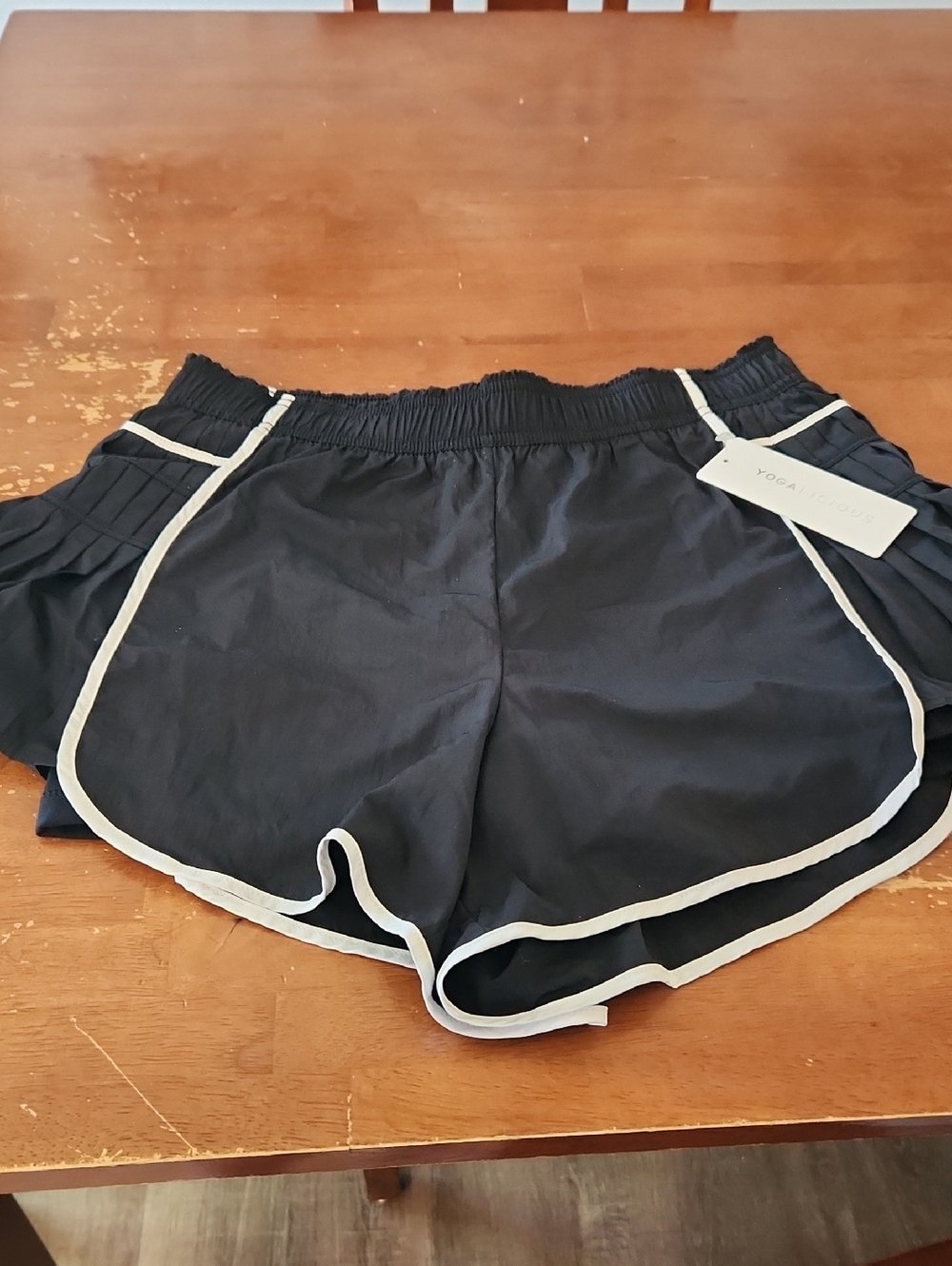 Yogalicious Radiant Courtside Chic 2-in-1 Short NWT Size M Pockets!